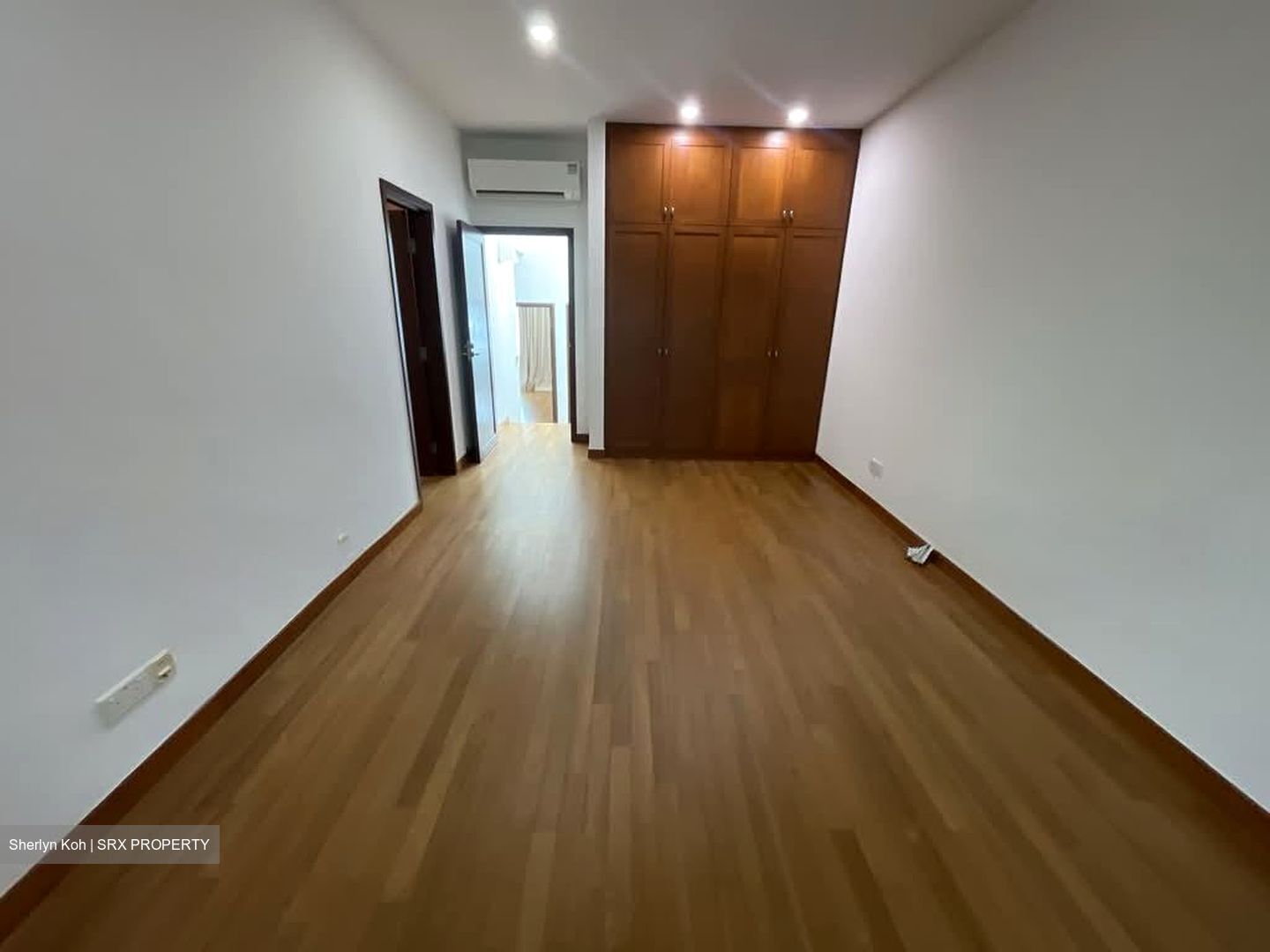 Barker Road (D11), Condominium #577014411